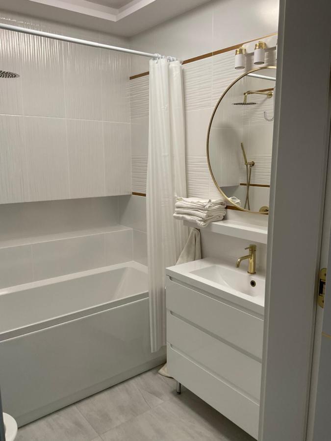Апартаменты Apartament „Dwie Wieze” Катовице Экстерьер фото